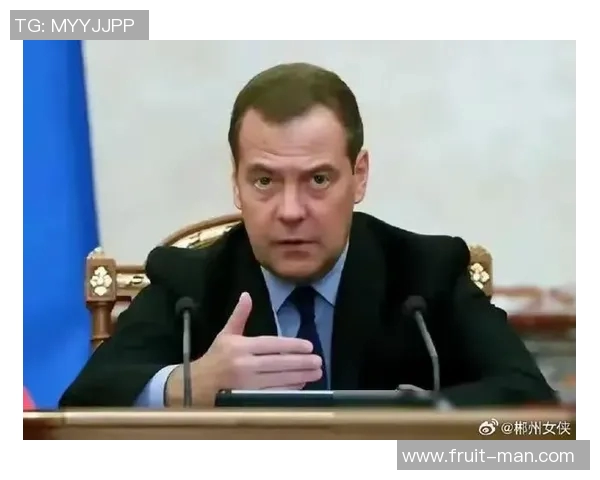 球迷因足球八卦激烈争论热议不止 社交媒体引发广泛讨论